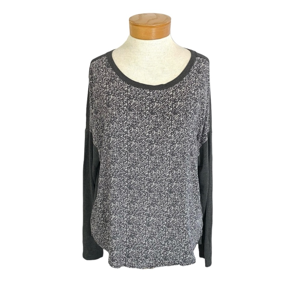Loft Front abstract Chevron Pattern Sleeves and Back Solid Top.Med